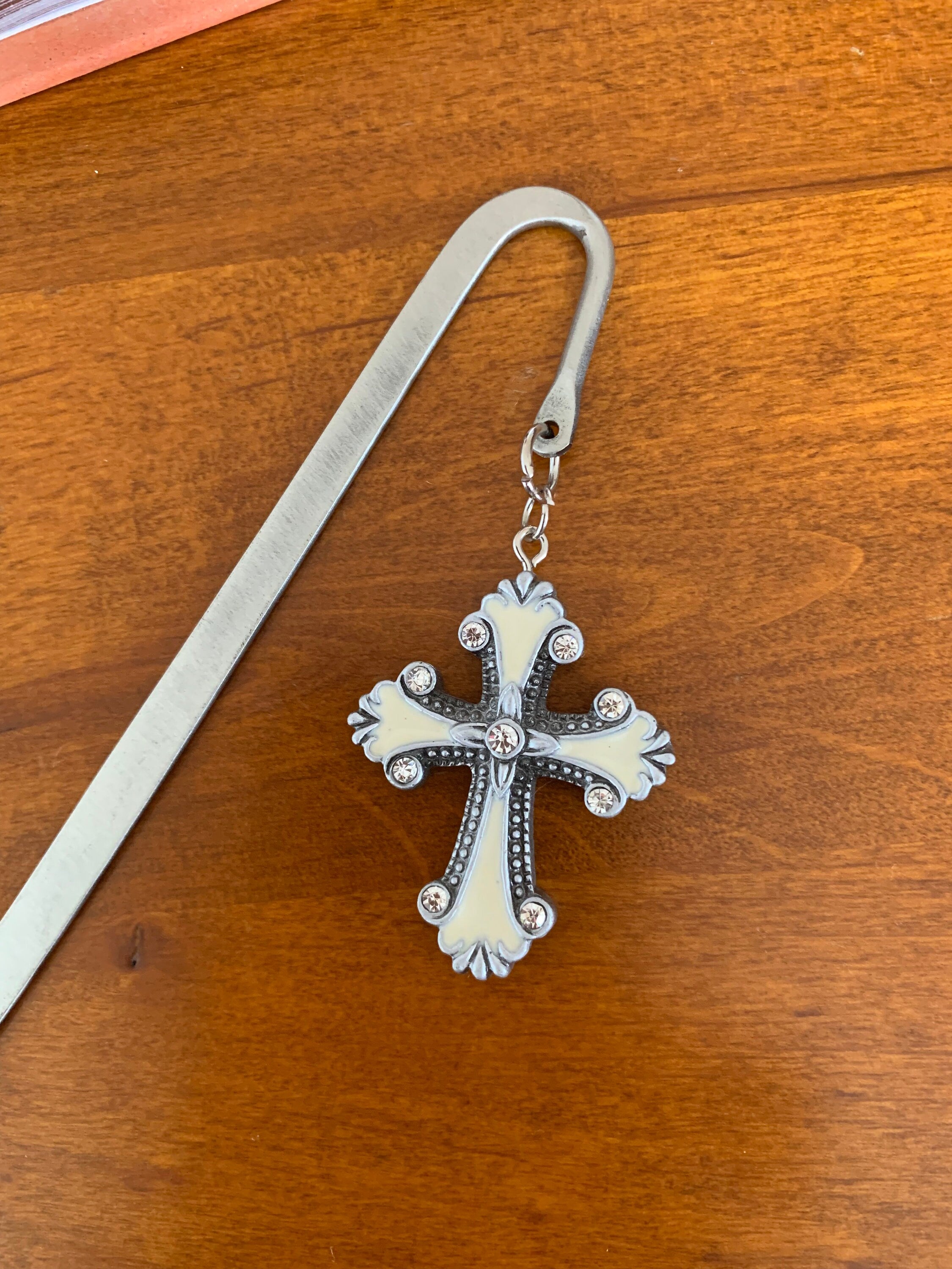 Unusual matt silver tone metal bookmark with a beautiful enamelled and decorated with rhinestones Maltese cross pendant. Great gift unisex