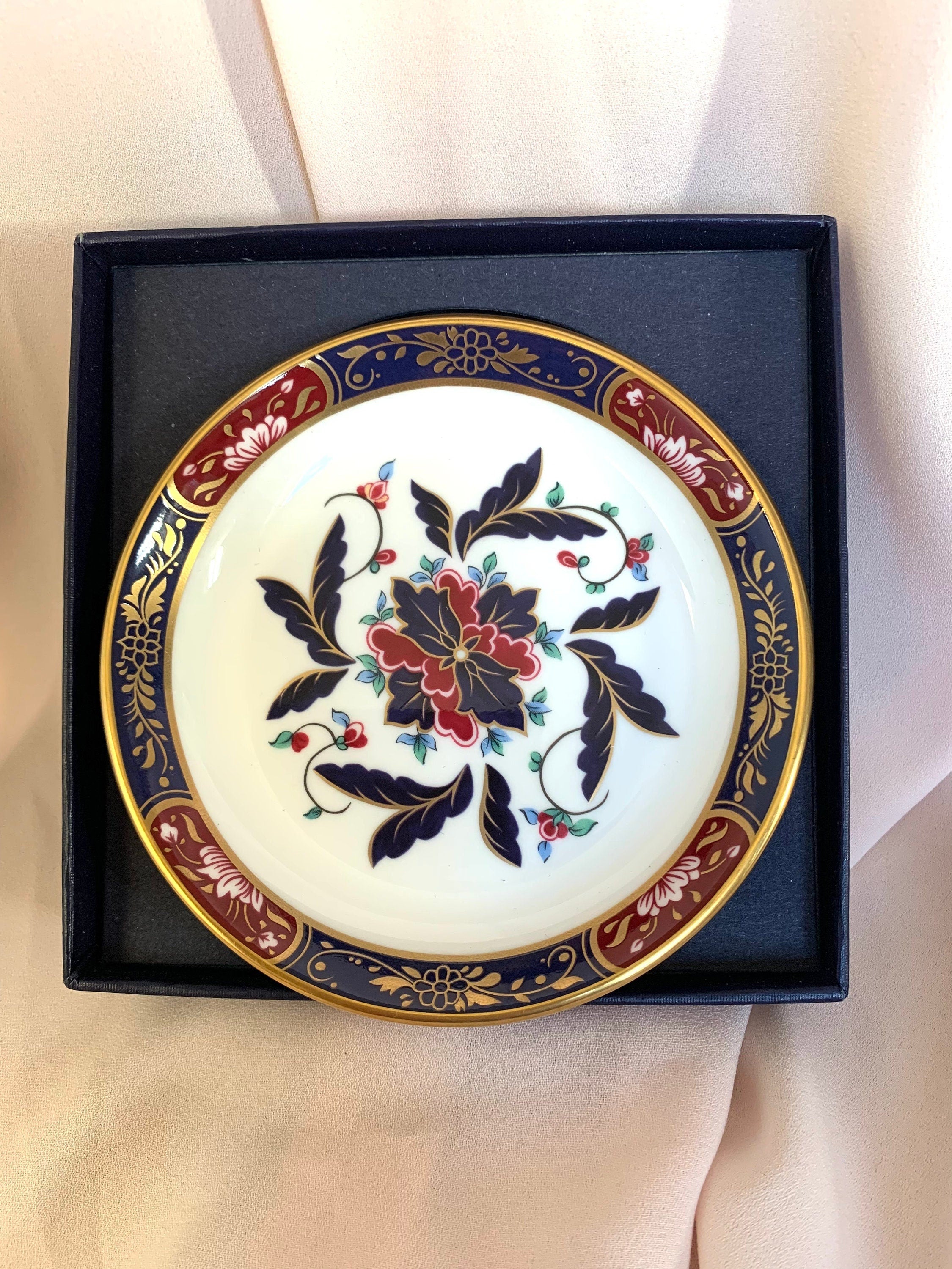 Royal Worcester small bone china plate in original package. Vintage 80s English porcelain plate. Collectible gift unisex.