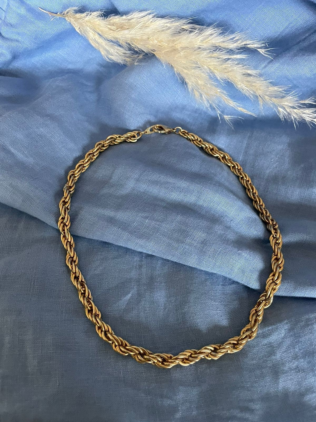 Quality gold tone metal double twisted thick curb chain choker necklace unisex. Lovely vintage gift for her or for him.