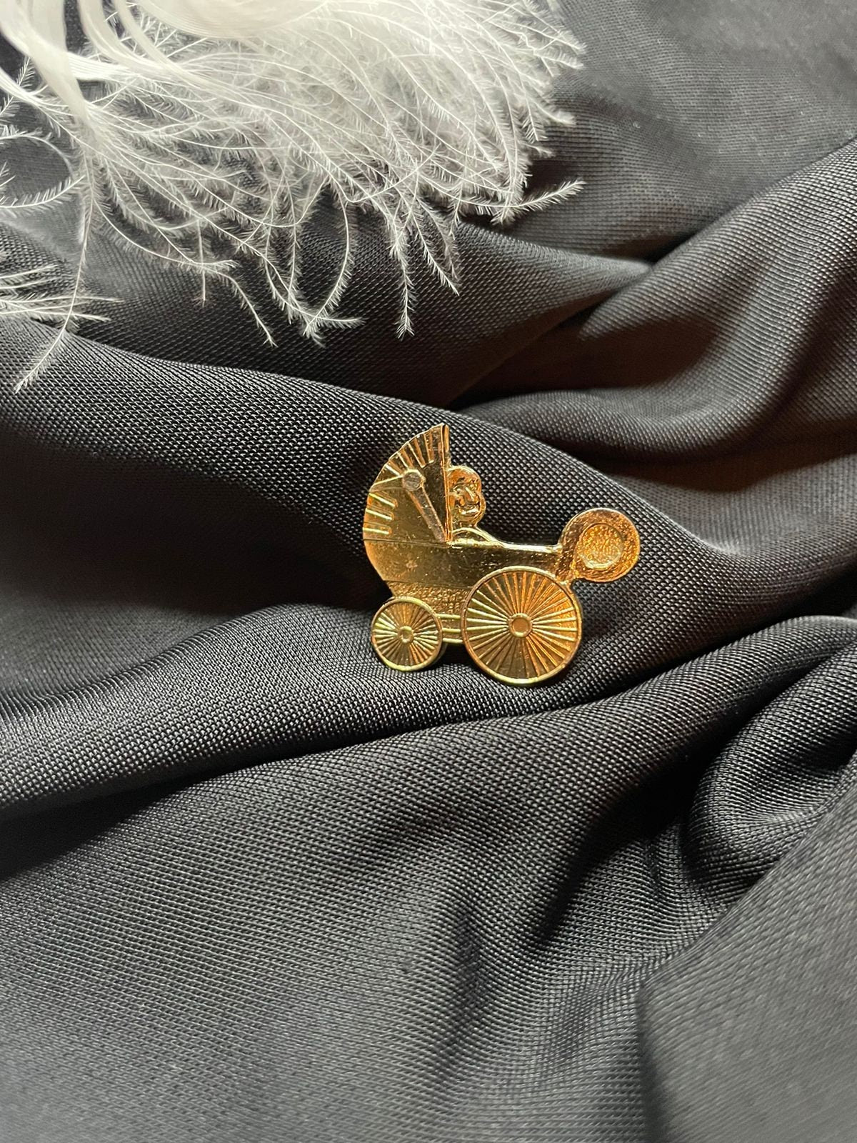 Pram with a child gold tone metal vintage lapel badge. Lovely vintage brooch for a young mother. Gift for her