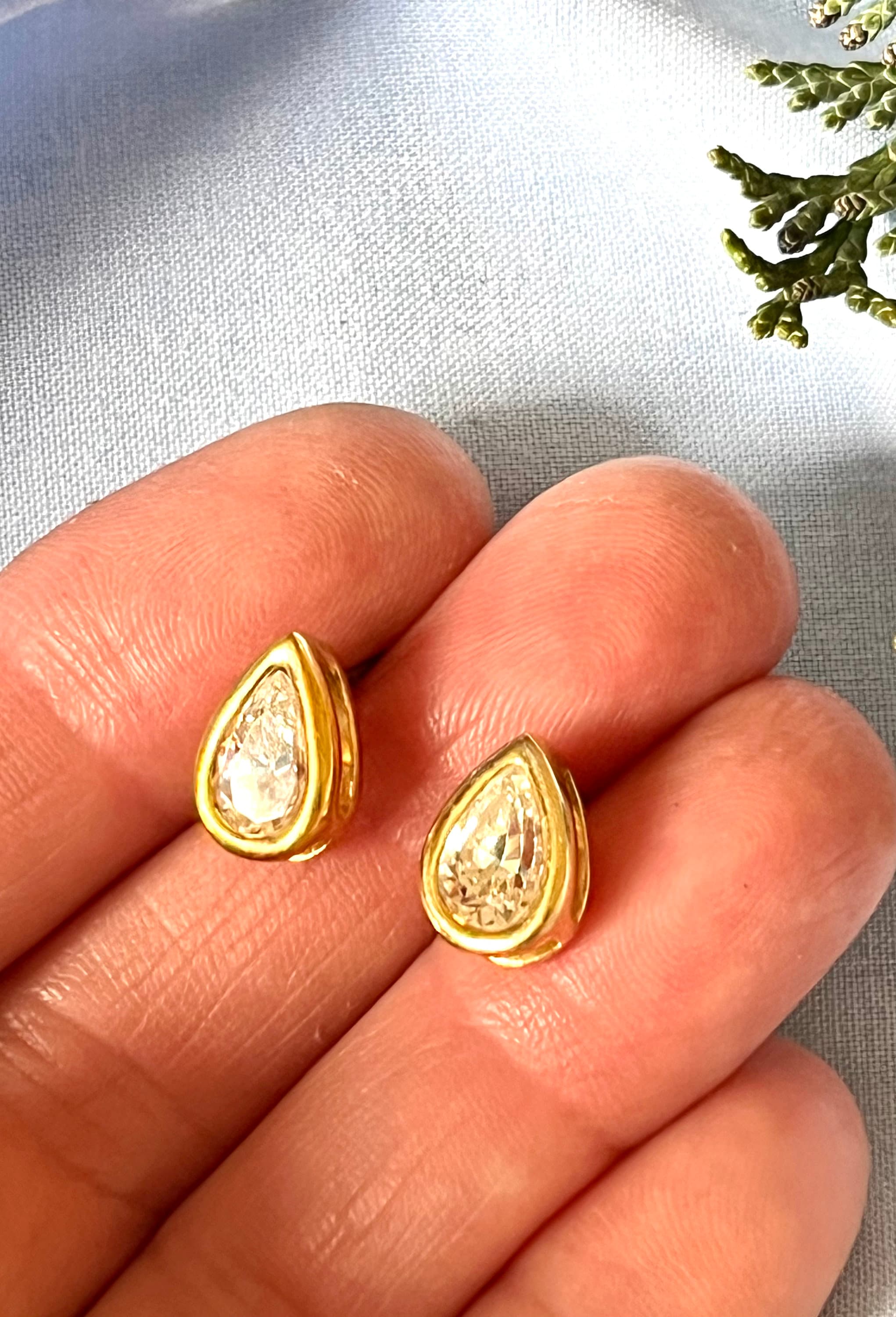 Quality gold metal and clear crystal tear drop stud vintage earrings. Nice small stud earrings for a woman. Gift for her.