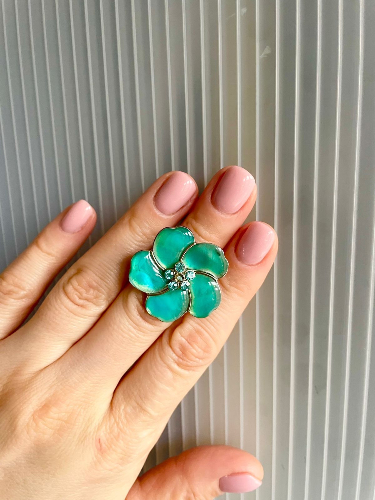 Turquoise colour enamelled silver metal flower ring with blue diamantes. Vintage floral ring for a woman. Beautiful vintage gift for her.