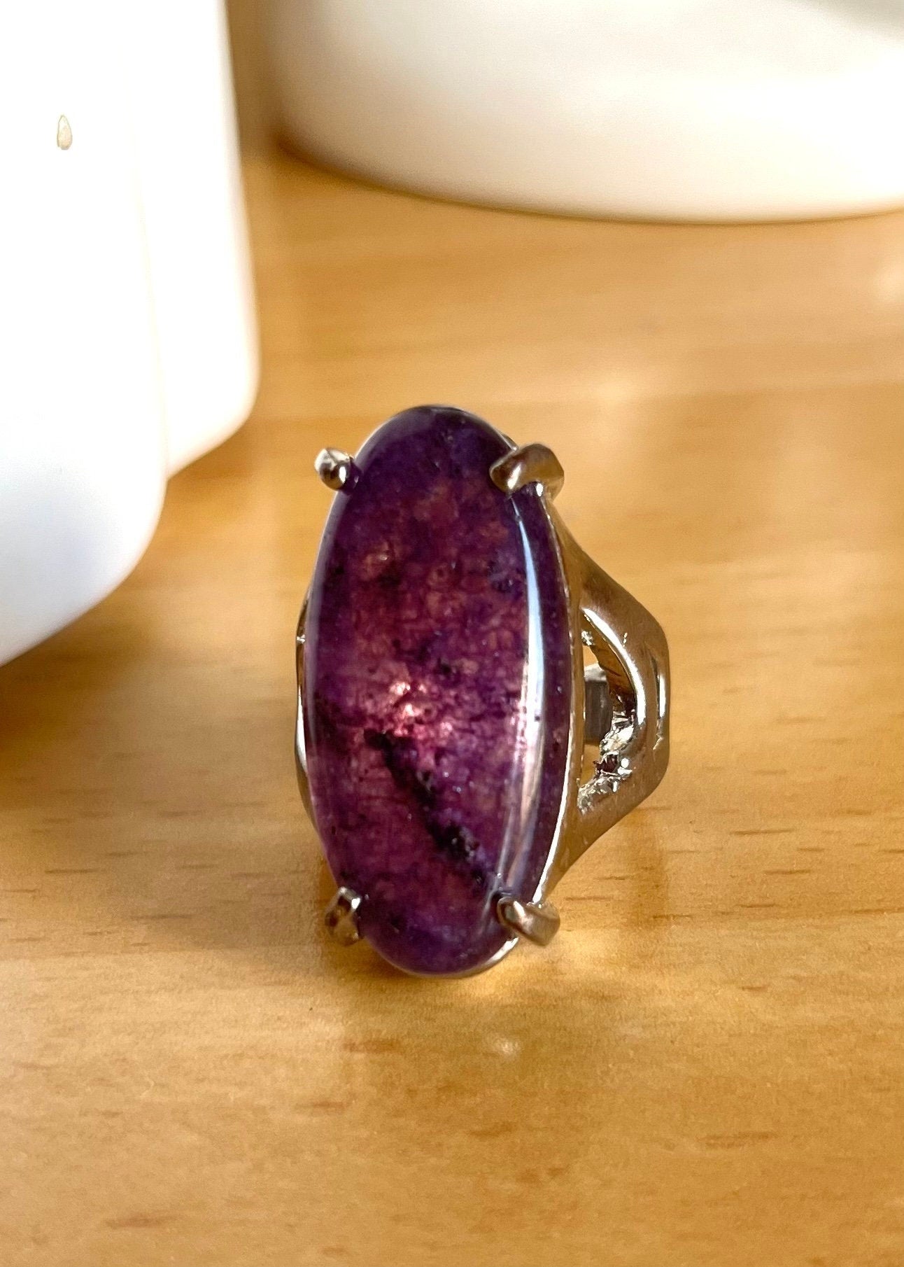 Amethyst oval stone on silver tone settings statement vintage ring. Purple and silver ring for a woman or unisex. Gift for her. Gift unisex