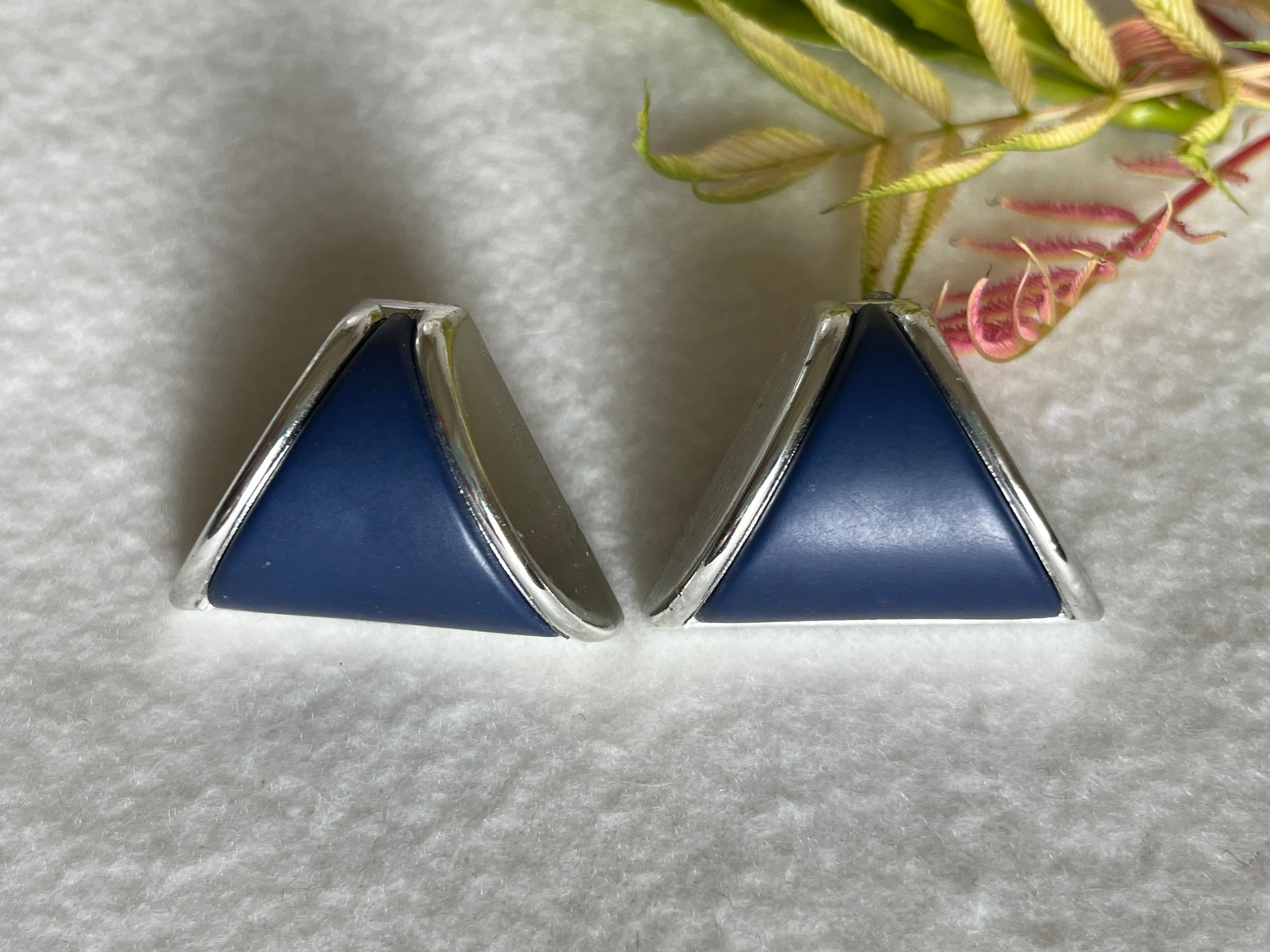 An interesting pair of puffed triangle clip on earrings. Navy blue vintage earrings for her. Plastic vintage 60s earrings. Gift for her.