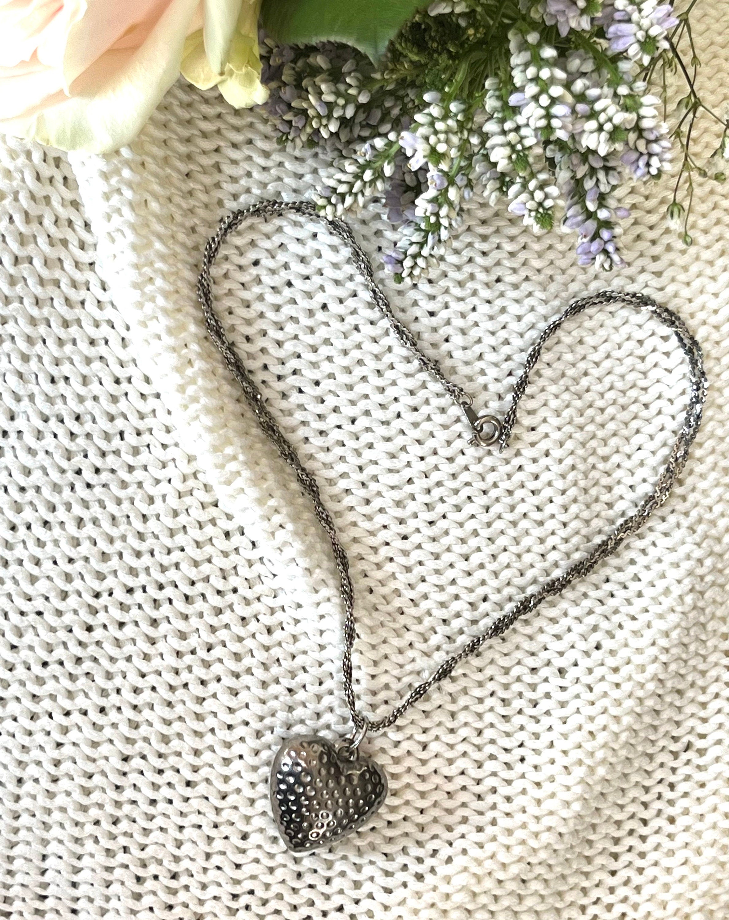 Vintage silver tone metal hammered heart pendant on a three strands twisted chain choker necklace. Heart pendant. Vintage gift for her.