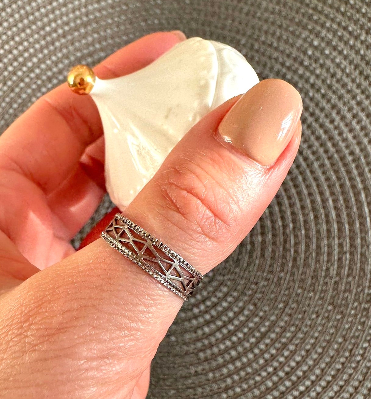 Silver 925 dainty reticulated vintage band ring. Wedding ring. Anniversary ring. Ring for a woman. Ring unisex. Gift for her. Gift unisex.