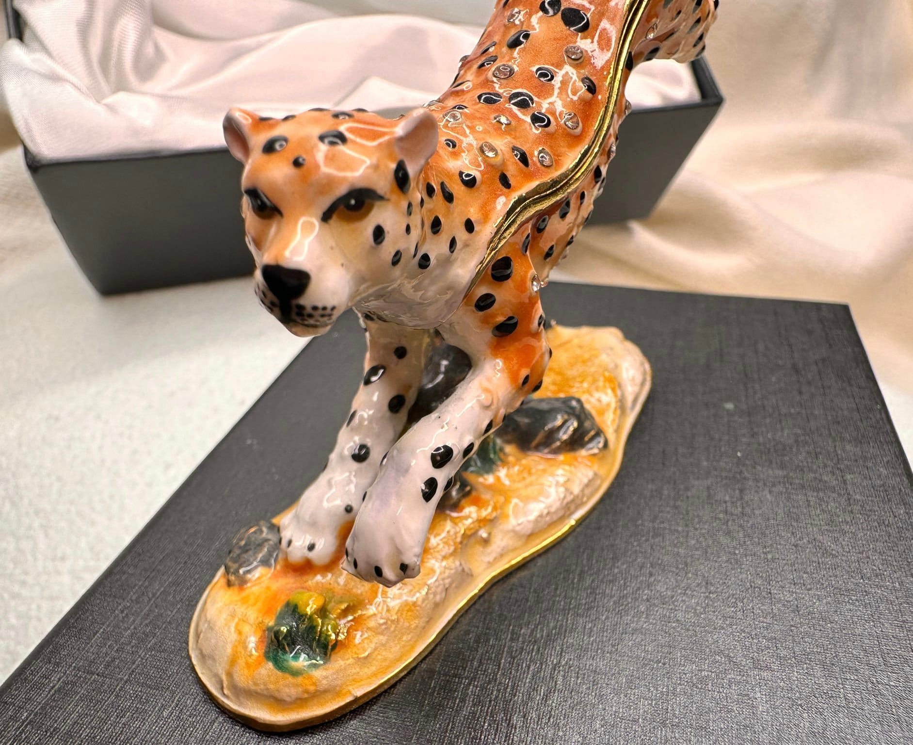 Stunning enamelled brass with rhinestones Cheetah figurine trinket vintage box in original package. Collectible souvenir. Gift for her.