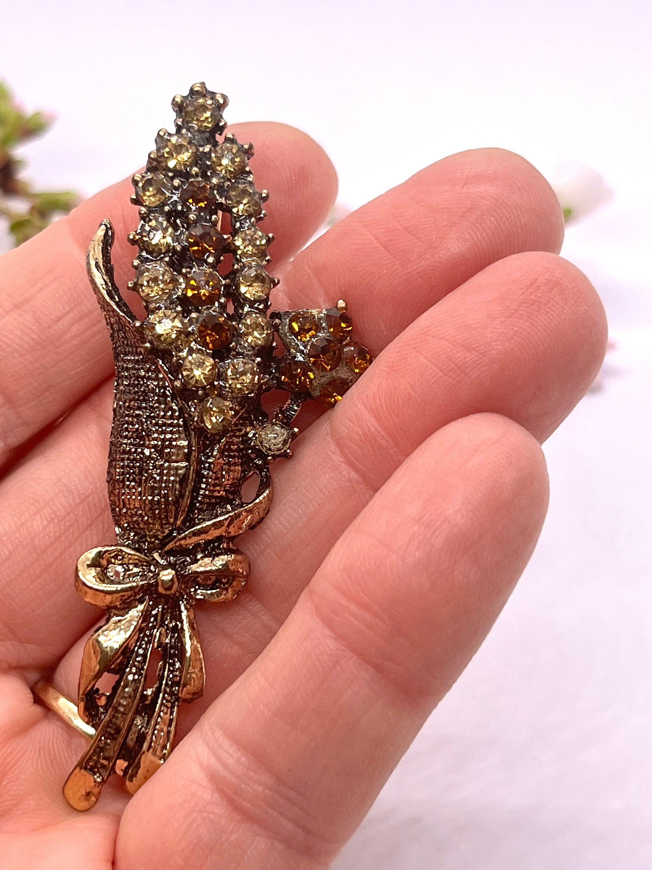 Lovely Antique Gold Colour Flowers Bouquet shape Vintage Brooch Decorated with Brown and Honey Colour Crystals. Gift for Her.