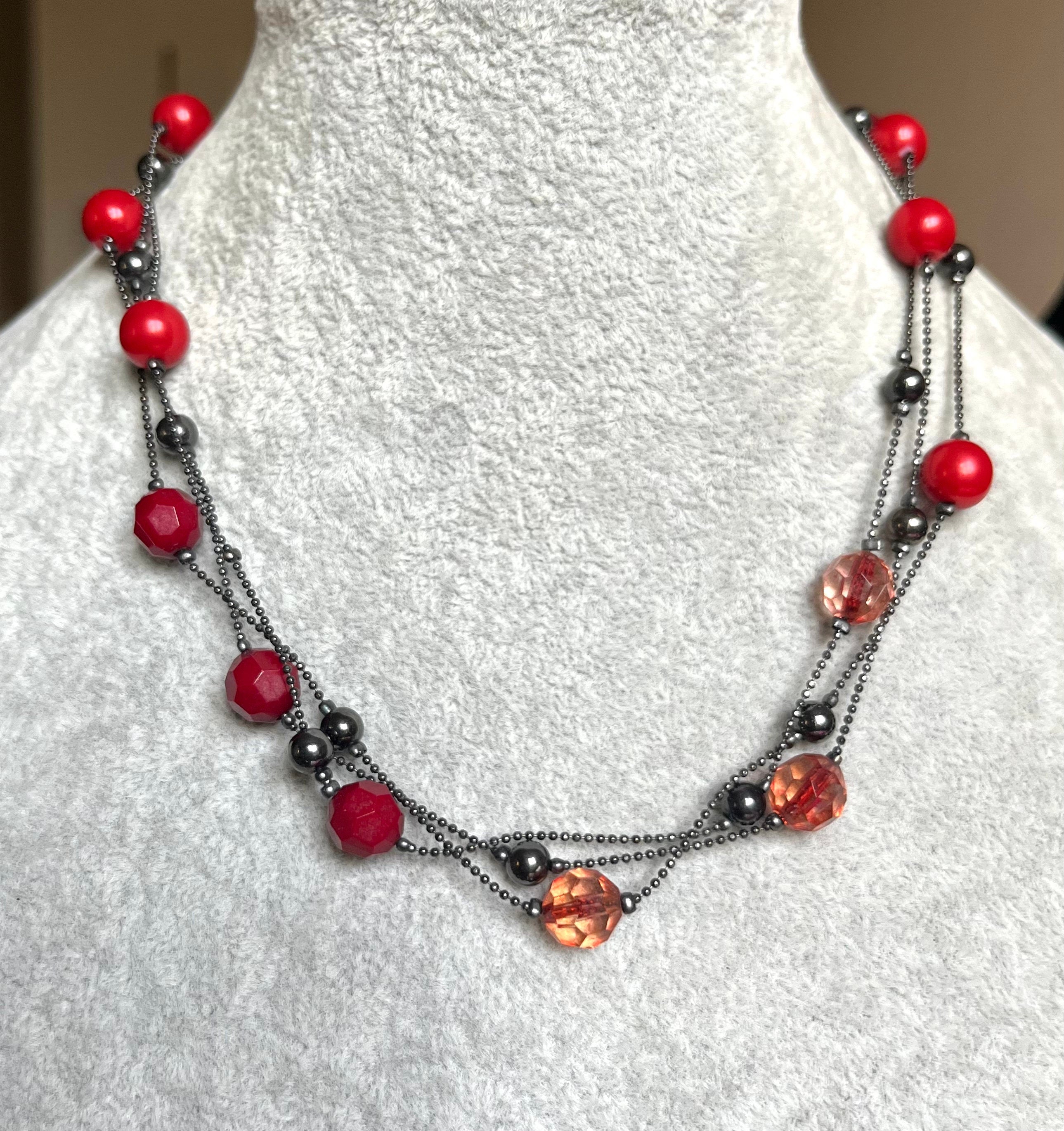 Red and Black Metal and Glass Beads on a Thin Silver tone Chain Long Continuous Vintage Necklace for a Woman or Unisex Adults. Gift for Her